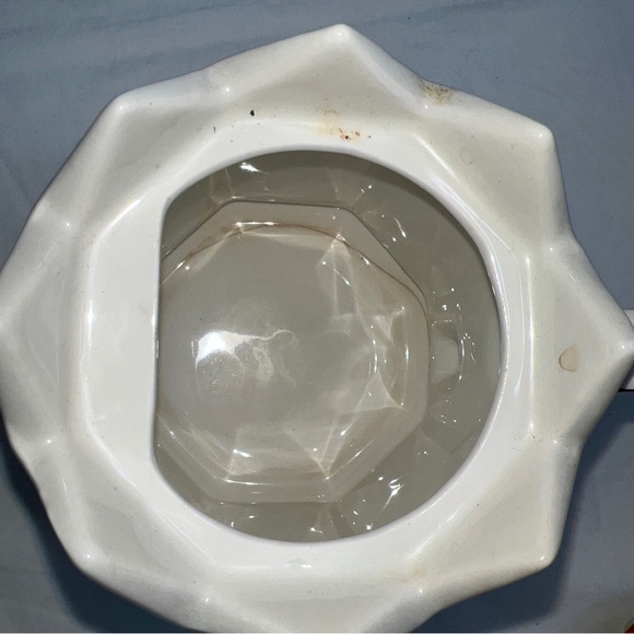 James Sadler England "The Tower of London" Teapot 1980's bone china Decorative. - Picture 5 of 5